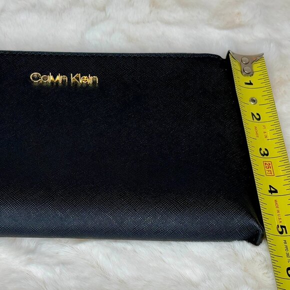 Calvin Klein Black Faux Saffiano Leather Zip Wristlet Clutch Wallet EUC - Picture 15 of 16